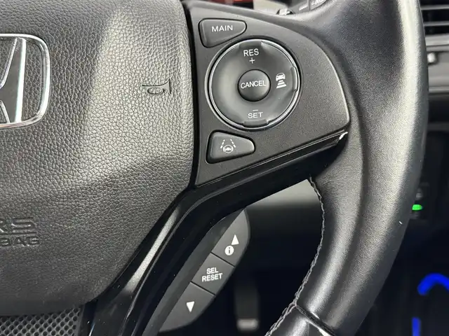 ホンダ ヴェゼル ハイブリッド Z ホンダセンシング 福岡県 2017(平29)年 5.8万km ホワイトオーキッドパール 社外ナビ／フルセグＴＶ　/バックカメラ　/ホンダセンシング　/衝突軽減ブレーキ　/レーンキープ　/ＥＣＯＮ　/ＥＴＣ　/ドラレコ　/パドルシフト　/ハーフレザーシート　/純正１７インチアルミホイール　/ＬＥＤヘッドライト