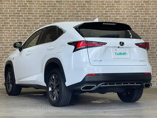 レクサス ＮＸ 300 Fスポーツ 岩手県 2018(平30)年 5.4万km ホワイトノーヴァガラスフレーク ４WD/ターボ/TRDフロントスポイラー/メーカーオプション三眼フルLEDヘッドランプ/メーカーオプション電動格納・リクライニングリヤシート/パノラミックビューモニター/ハンズフリーパワーバックドア/Fスポーツ専用フロアレッドカラーインテリア/Fスポーツ専用本革スポーツシート/パドルシフト/パフォーマンスダンパー/NAVI・AI-AVS/レクサスセーフティシステム＋/プリクラッシュセーフティ/レーダークルーズコントロール/レーンディパーチャーアラート/アダプティブハイビームシステム/クリアランスソナー/パーキングサポートブレーキ/パワーシート・シートヒーター・シートベンチレーション（前席）/ステアリングヒーター/10.3インチワイドディスプレイナビ/フルセグTV/純正18インチアルミホイール