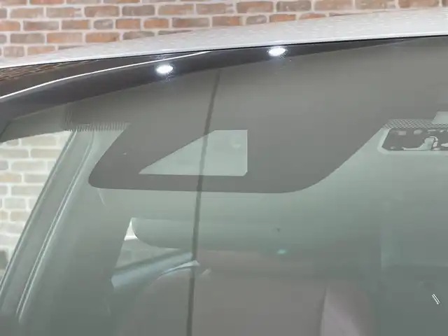 レクサス ＮＸ 300 Fスポーツ 岩手県 2018(平30)年 5.4万km ホワイトノーヴァガラスフレーク ４WD/ターボ/TRDフロントスポイラー/メーカーオプション三眼フルLEDヘッドランプ/メーカーオプション電動格納・リクライニングリヤシート/パノラミックビューモニター/ハンズフリーパワーバックドア/Fスポーツ専用フロアレッドカラーインテリア/Fスポーツ専用本革スポーツシート/パドルシフト/パフォーマンスダンパー/NAVI・AI-AVS/レクサスセーフティシステム＋/プリクラッシュセーフティ/レーダークルーズコントロール/レーンディパーチャーアラート/アダプティブハイビームシステム/クリアランスソナー/パーキングサポートブレーキ/パワーシート・シートヒーター・シートベンチレーション（前席）/ステアリングヒーター/10.3インチワイドディスプレイナビ/フルセグTV/純正18インチアルミホイール