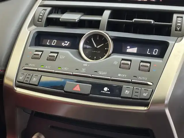 レクサス ＮＸ 300 Fスポーツ 岩手県 2018(平30)年 5.4万km ホワイトノーヴァガラスフレーク ４WD/ターボ/TRDフロントスポイラー/メーカーオプション三眼フルLEDヘッドランプ/メーカーオプション電動格納・リクライニングリヤシート/パノラミックビューモニター/ハンズフリーパワーバックドア/Fスポーツ専用フロアレッドカラーインテリア/Fスポーツ専用本革スポーツシート/パドルシフト/パフォーマンスダンパー/NAVI・AI-AVS/レクサスセーフティシステム＋/プリクラッシュセーフティ/レーダークルーズコントロール/レーンディパーチャーアラート/アダプティブハイビームシステム/クリアランスソナー/パーキングサポートブレーキ/パワーシート・シートヒーター・シートベンチレーション（前席）/ステアリングヒーター/10.3インチワイドディスプレイナビ/フルセグTV/純正18インチアルミホイール
