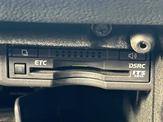 レクサス ＩＳ 300h Fスポーツ 岩手県 2013(平25)年 6.7万km スターライトブラックガラスフレーク サンルーフ /レザーシート /純正ナビ/バックカメラ /フルセグTV/TVキット/前方ドライブレコーダー/ビルトインETC /前席パワーシート /前席シートベンチレーション /衝突軽減装置 /レーダークルコン　/革巻きステアリング/ナビステアリングスイッチ /パドルシフト/パーキングソナー/BSM/純正エンジンスターター/スマートキー×2 /カードキー/オートライト/社外GPS/ドアバイザー/フロアマット/保証書　取説