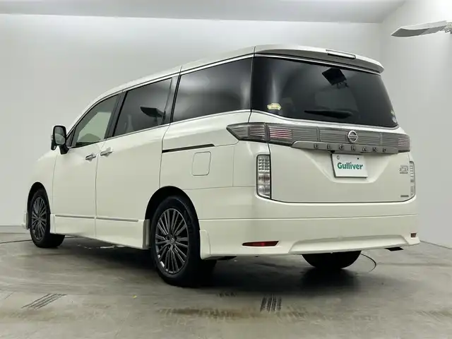 日産 エルグランド 250HWS S アーバンクロム 岡山県 2016(平28)年 4.5万km ブリリアントホワイトパール 純正9インチナビ/・CD/DVD/Blu-ray/Bluetooth/フルセグTV/AUX/バックカメラ/後席11インチモニター/デジタルインナーミラー/ハーフレザーシート/両側パワースライドドア/クルーズコントロール/ビルトインETC/ドライブレコーダー/オートライト/LEDヘッドライト/Wエアコン/純正フロアマット/純正18インチアルミ