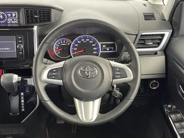 トヨタ タンク カスタムG S 千葉県 2018(平30)年 6.7万km ブラックマイカ/マゼンダベリーメタリック 禁煙車/スマートアシストIII/・衝突回避支援ブレーキ機能/・衝突警報機能/・誤発進抑制機能/両側パワースライドドア/純正7インチナビ/CD/DVD/Bluetooth/フルセグ/バックカメラ/クルーズコントロール/LEDオートライト/純正14インチアルミホイール/アイドリングストップ/プッシュスタート/スマートキー