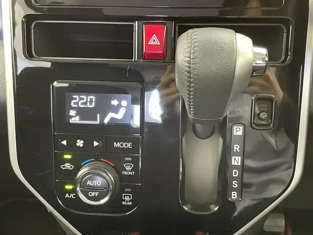 トヨタ タンク カスタムG S 千葉県 2018(平30)年 6.7万km ブラックマイカ/マゼンダベリーメタリック 禁煙車/スマートアシストIII/・衝突回避支援ブレーキ機能/・衝突警報機能/・誤発進抑制機能/両側パワースライドドア/純正7インチナビ/CD/DVD/Bluetooth/フルセグ/バックカメラ/クルーズコントロール/LEDオートライト/純正14インチアルミホイール/アイドリングストップ/プッシュスタート/スマートキー