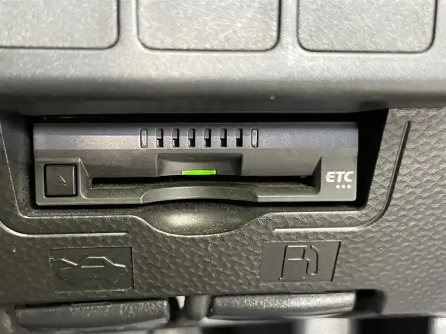 トヨタ タンク カスタムG S 千葉県 2018(平30)年 6.7万km ブラックマイカ/マゼンダベリーメタリック 禁煙車/スマートアシストIII/・衝突回避支援ブレーキ機能/・衝突警報機能/・誤発進抑制機能/両側パワースライドドア/純正7インチナビ/CD/DVD/Bluetooth/フルセグ/バックカメラ/クルーズコントロール/LEDオートライト/純正14インチアルミホイール/アイドリングストップ/プッシュスタート/スマートキー