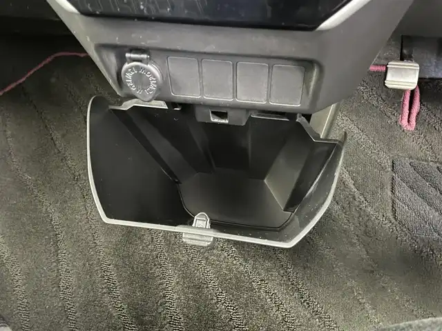 トヨタ タンク カスタムG S 千葉県 2018(平30)年 6.7万km ブラックマイカ/マゼンダベリーメタリック 禁煙車/スマートアシストIII/・衝突回避支援ブレーキ機能/・衝突警報機能/・誤発進抑制機能/両側パワースライドドア/純正7インチナビ/CD/DVD/Bluetooth/フルセグ/バックカメラ/クルーズコントロール/LEDオートライト/純正14インチアルミホイール/アイドリングストップ/プッシュスタート/スマートキー