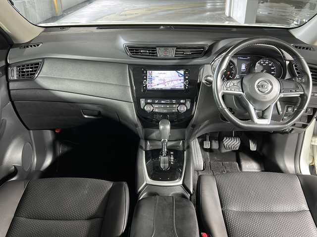日産 エクストレイル 20X 広島県 2018(平30)年 7万km ブリリアントホワイトパール エマージェンシーブレーキ/純正ナビ/CD/DVD/DTV/Bluetooth/バックカメラ/カプロンシート/パワーバックドア /純正フロアマット/純正ドアバイザー/スマートキー/スペアキー /プッシュスタート /純正アルミホイール