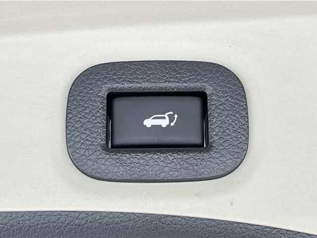 日産 エクストレイル 20X 広島県 2018(平30)年 7万km ブリリアントホワイトパール エマージェンシーブレーキ/純正ナビ/CD/DVD/DTV/Bluetooth/バックカメラ/カプロンシート/パワーバックドア /純正フロアマット/純正ドアバイザー/スマートキー/スペアキー /プッシュスタート /純正アルミホイール