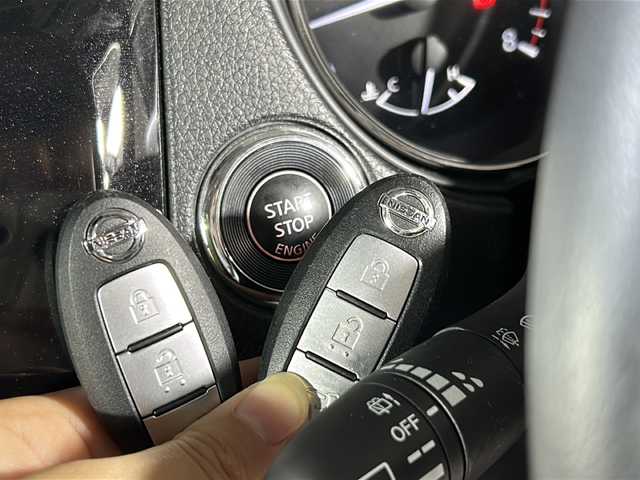 日産 エクストレイル 20X 広島県 2018(平30)年 7万km ブリリアントホワイトパール エマージェンシーブレーキ/純正ナビ/CD/DVD/DTV/Bluetooth/バックカメラ/カプロンシート/パワーバックドア /純正フロアマット/純正ドアバイザー/スマートキー/スペアキー /プッシュスタート /純正アルミホイール