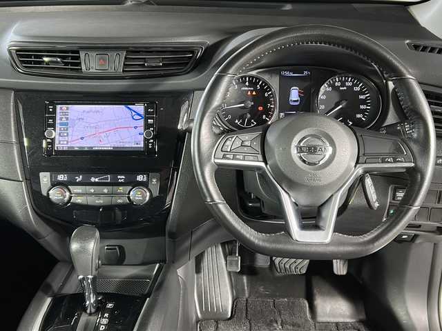 日産 エクストレイル 20X 広島県 2018(平30)年 7万km ブリリアントホワイトパール エマージェンシーブレーキ/純正ナビ/CD/DVD/DTV/Bluetooth/バックカメラ/カプロンシート/パワーバックドア /純正フロアマット/純正ドアバイザー/スマートキー/スペアキー /プッシュスタート /純正アルミホイール