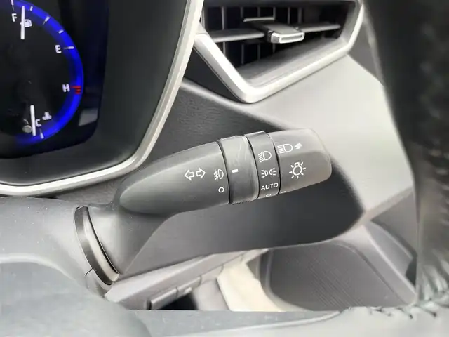 トヨタ カローラ スポーツ ハイブリッドG Z 愛媛県 2019(平31)年 4.6万km ホワイトパールクリスタルシャイン 純正ナビ　/AM/FM/CD/DVD/BT/フルセグ/バックカメラ　/車線逸脱防止装置　/衝突被害軽減装置　/ドライブレコーダー　/レーダークルーズコントロール　/ＬＥＤヘッドライト　/電動パーキングブレーキ　/ステアリングスイッチ　/ETC/アイドリングストップ/ヒートミラー/電格ミラー/現状サマー(純正AW)(225/40/R18)