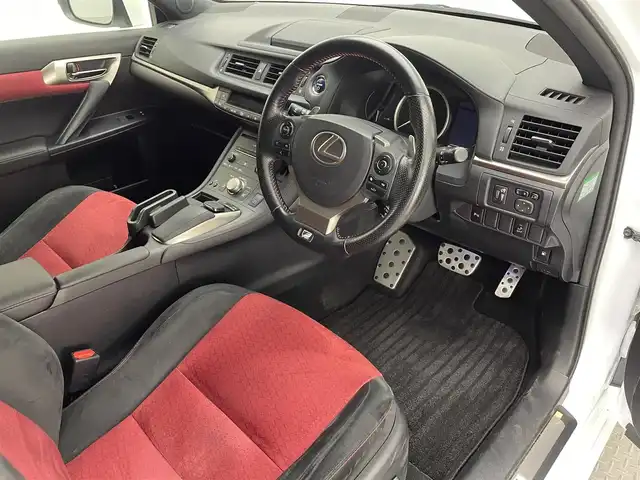 レクサス ＣＴ 200h Fスポーツ 兵庫県 2015(平27)年 8.7万km ホワイトノーヴァガラスフレーク 純正SDナビ/（CD、DVD、SD、BD、BT、フルセグ）/TVキット/前後ドライブレコーダー/バックカメラ/パワーシート/シートヒーター/ビルトインETC２．０/コーナーセンサー/パドルシフト/ACC/LEDヘッドライト/LEDフォグランプ/純正フロアマット/純正バイザー/カードキー×１/純正17インチAW