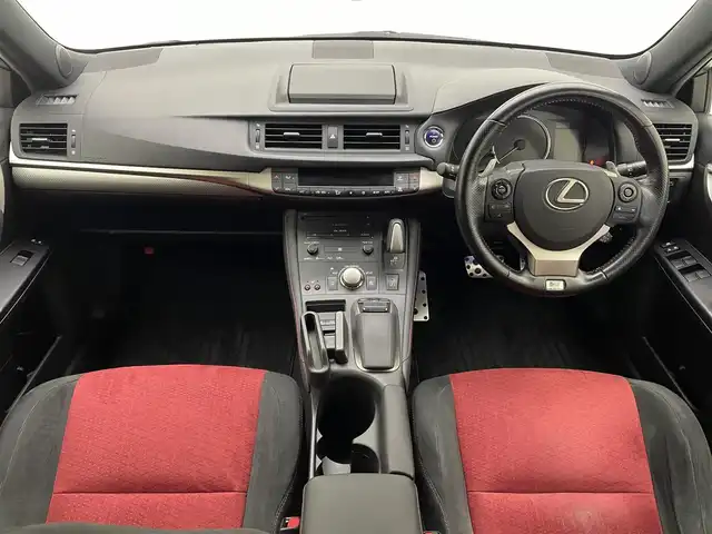 レクサス ＣＴ 200h Fスポーツ 兵庫県 2015(平27)年 8.7万km ホワイトノーヴァガラスフレーク 純正SDナビ/（CD、DVD、SD、BD、BT、フルセグ）/TVキット/前後ドライブレコーダー/バックカメラ/パワーシート/シートヒーター/ビルトインETC２．０/コーナーセンサー/パドルシフト/ACC/LEDヘッドライト/LEDフォグランプ/純正フロアマット/純正バイザー/カードキー×１/純正17インチAW