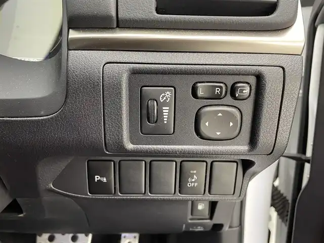 レクサス ＣＴ 200h Fスポーツ 兵庫県 2015(平27)年 8.7万km ホワイトノーヴァガラスフレーク 純正SDナビ/（CD、DVD、SD、BD、BT、フルセグ）/TVキット/前後ドライブレコーダー/バックカメラ/パワーシート/シートヒーター/ビルトインETC２．０/コーナーセンサー/パドルシフト/ACC/LEDヘッドライト/LEDフォグランプ/純正フロアマット/純正バイザー/カードキー×１/純正17インチAW