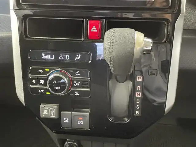 トヨタ ルーミー カスタムG 千葉県 2021(令3)年 5.6万km クールバイオレットクリスタルシャイン スマートアシスト/・衝突軽減ブレーキ/・先行車発進通知/・車線逸脱警報/・標識認識機能/・ふらつき警報/・コーナーセンサー/ナビ付純正9インチディスプレイオーディオ/・スマホ連携/・Bluetooth/・USB/・フルセグTV/全方位カメラ/両側パワースライドドア/レーダークルーズコントロール/純正14インチアルミホイール/ドアバイザー/純正フロアマット/ブレーキホールド/パーキングスイッチ/プッシュスタート/スマートキー/ETC