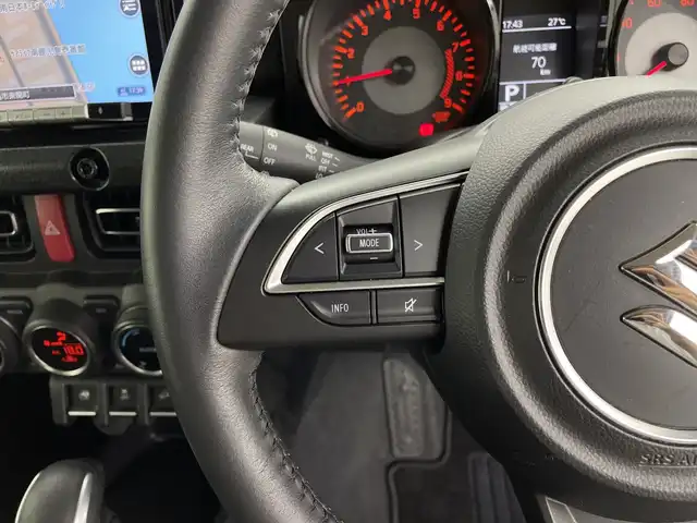 スズキ ジムニー XC 鹿児島県 2023(令5)年 1.1万km ピュアホワイトP 社外9インチメモリナビ/(BT/SD/CD/DVD/Applecarplay/Androidauto/フルセグTV)/衝突軽減ブレーキ/レーダークルーズコントロール/クルーズコントロール/前席シートヒーター/バックカメラ/レーンキープアシスト/オートマチックハイビーム/アイドリングストップ/4WD/ダウンヒルアシストコントロール/ターボ/スペアキー/純正16インチアルミホイール/純正フロアマット/保証書/取扱説明書