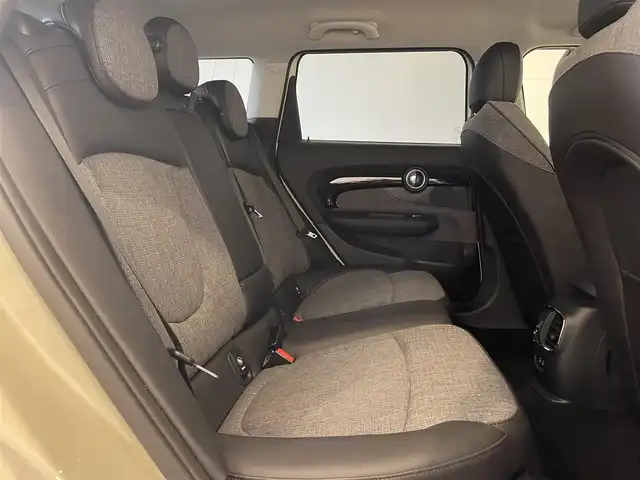 ＭＩＮＩ ＢＭＷ ミニ クラブマン クーパーD 熊本県 2022(令4)年 3.3万km ペッパー・ホワイト ・スマートキー/・プッシュスタート/・インテリジェントセーフティ/・パーキングアシスト/・PDC自動起動/・ハーフレザースポーツシート/・純正HDDナビ/　【Bluetooth・USB】/・バックカメラ/・ETC/・ドライブレコーダー(前後録画)/・LEDヘッドランプ/・LEDフォグランプ/・純正マット