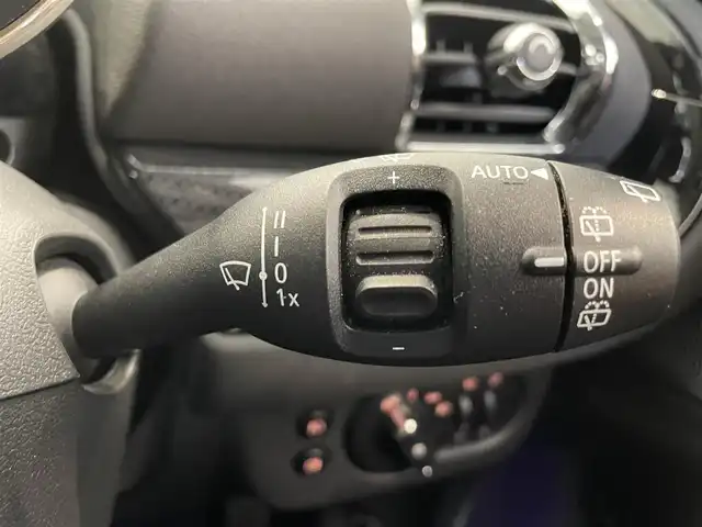 ＭＩＮＩ ＢＭＷ ミニ クラブマン クーパーD 熊本県 2022(令4)年 3.3万km ペッパー・ホワイト ・スマートキー/・プッシュスタート/・インテリジェントセーフティ/・パーキングアシスト/・PDC自動起動/・ハーフレザースポーツシート/・純正HDDナビ/　【Bluetooth・USB】/・バックカメラ/・ETC/・ドライブレコーダー(前後録画)/・LEDヘッドランプ/・LEDフォグランプ/・純正マット