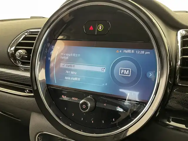 ＭＩＮＩ ＢＭＷ ミニ クラブマン クーパーD 熊本県 2022(令4)年 3.3万km ペッパー・ホワイト ・スマートキー/・プッシュスタート/・インテリジェントセーフティ/・パーキングアシスト/・PDC自動起動/・ハーフレザースポーツシート/・純正HDDナビ/　【Bluetooth・USB】/・バックカメラ/・ETC/・ドライブレコーダー(前後録画)/・LEDヘッドランプ/・LEDフォグランプ/・純正マット