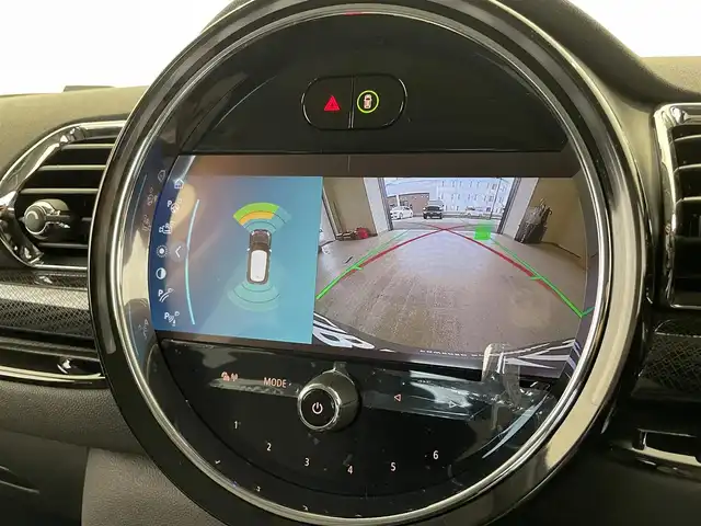 ＭＩＮＩ ＢＭＷ ミニ クラブマン クーパーD 熊本県 2022(令4)年 3.3万km ペッパー・ホワイト ・スマートキー/・プッシュスタート/・インテリジェントセーフティ/・パーキングアシスト/・PDC自動起動/・ハーフレザースポーツシート/・純正HDDナビ/　【Bluetooth・USB】/・バックカメラ/・ETC/・ドライブレコーダー(前後録画)/・LEDヘッドランプ/・LEDフォグランプ/・純正マット