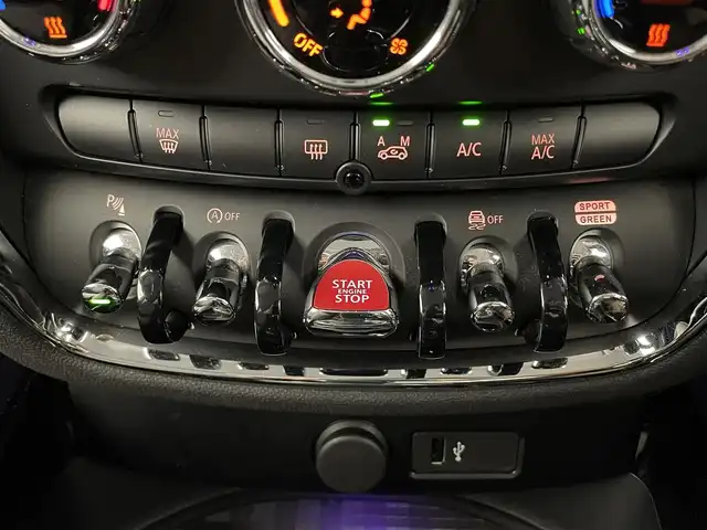 ＭＩＮＩ ＢＭＷ ミニ クラブマン クーパーD 熊本県 2022(令4)年 3.3万km ペッパー・ホワイト ・スマートキー/・プッシュスタート/・インテリジェントセーフティ/・パーキングアシスト/・PDC自動起動/・ハーフレザースポーツシート/・純正HDDナビ/　【Bluetooth・USB】/・バックカメラ/・ETC/・ドライブレコーダー(前後録画)/・LEDヘッドランプ/・LEDフォグランプ/・純正マット