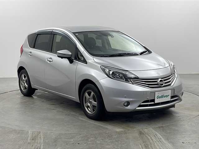 日産 ノート メダリスト X Vセレクション+セーフティⅡ 栃木県 2016(平28)年 8.3万km ブリリアントシルバー 純正メモリーナビ（MC315D-W）/　フルセグTV/Ｂｌｕｅｔｏｏｔｈ/DVD/黒革ハーフシート/セーフティセンスII/横滑り防止装置/全周囲カメラ/コーナーセンサー/ドライブレコーダー/ETC/純正フロアマット/純正ドアバイザー