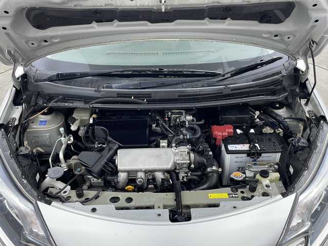 日産 ノート メダリスト X Vセレクション+セーフティⅡ 栃木県 2016(平28)年 8.3万km ブリリアントシルバー 純正メモリーナビ（MC315D-W）/　フルセグTV/Ｂｌｕｅｔｏｏｔｈ/DVD/黒革ハーフシート/セーフティセンスII/横滑り防止装置/全周囲カメラ/コーナーセンサー/ドライブレコーダー/ETC/純正フロアマット/純正ドアバイザー