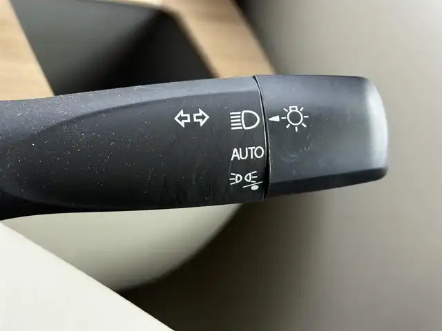 スズキ ラパン X 愛知県 2022(令4)年 1万km フォーンベージュメタリック/ホワイト2トーンルーフ スズキセーフティーサポート/・全方位カメラ/・衝突被害軽減システム/・誤発進抑制機能/・レーンキープアシスト/純正ナビ/（Bluetooth・フルセグテレビ）/前後ドライブレコーダー/ステアリングリモコン/レザー調シートカバー/シートヒーター（D/N）/LEDヘッドライト/コーナーセンサー/純正14インチAW