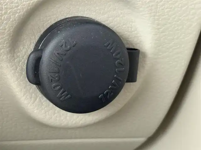 スズキ ラパン X 愛知県 2022(令4)年 1万km フォーンベージュメタリック/ホワイト2トーンルーフ スズキセーフティーサポート/・全方位カメラ/・衝突被害軽減システム/・誤発進抑制機能/・レーンキープアシスト/純正ナビ/（Bluetooth・フルセグテレビ）/前後ドライブレコーダー/ステアリングリモコン/レザー調シートカバー/シートヒーター（D/N）/LEDヘッドライト/コーナーセンサー/純正14インチAW