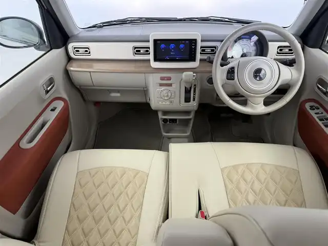 スズキ ラパン X 愛知県 2022(令4)年 1万km フォーンベージュメタリック/ホワイト2トーンルーフ スズキセーフティーサポート/・全方位カメラ/・衝突被害軽減システム/・誤発進抑制機能/・レーンキープアシスト/純正ナビ/（Bluetooth・フルセグテレビ）/前後ドライブレコーダー/ステアリングリモコン/レザー調シートカバー/シートヒーター（D/N）/LEDヘッドライト/コーナーセンサー/純正14インチAW