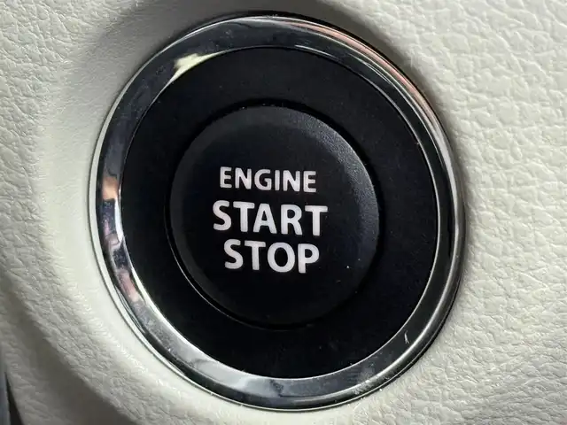スズキ ラパン X 愛知県 2022(令4)年 1万km フォーンベージュメタリック/ホワイト2トーンルーフ スズキセーフティーサポート/・全方位カメラ/・衝突被害軽減システム/・誤発進抑制機能/・レーンキープアシスト/純正ナビ/（Bluetooth・フルセグテレビ）/前後ドライブレコーダー/ステアリングリモコン/レザー調シートカバー/シートヒーター（D/N）/LEDヘッドライト/コーナーセンサー/純正14インチAW