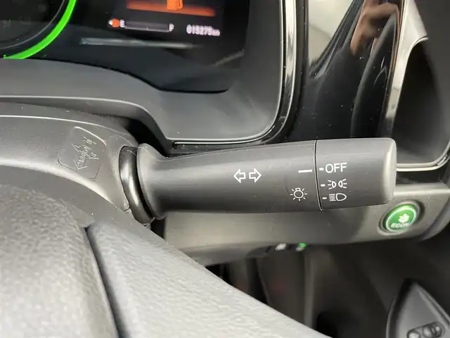ホンダ シャトル ハイブリッド ホンダセンシング 千葉県 2020(令2)年 1.6万km ルナシルバーM ホンダセンシング/・衝突軽減ブレーキ/・レーンキープアシスト/・標識認識機能/・オートマチックハイビーム/・アダプティブクルーズコントロール/社外SDナビ【CN-B301B】/バックカメラ/スマートキー/社外前後コーナーセンサー/ヘッドライトレベライザー/ビルトインETC