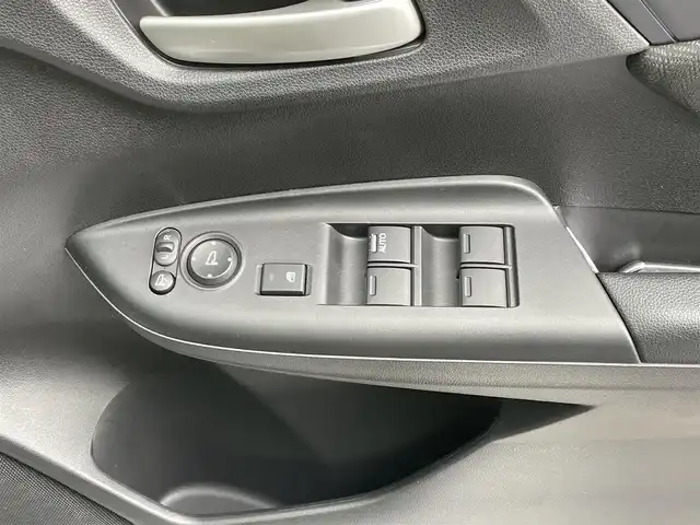 ホンダ シャトル ハイブリッド ホンダセンシング 千葉県 2020(令2)年 1.6万km ルナシルバーM ホンダセンシング/・衝突軽減ブレーキ/・レーンキープアシスト/・標識認識機能/・オートマチックハイビーム/・アダプティブクルーズコントロール/社外SDナビ【CN-B301B】/バックカメラ/スマートキー/社外前後コーナーセンサー/ヘッドライトレベライザー/ビルトインETC