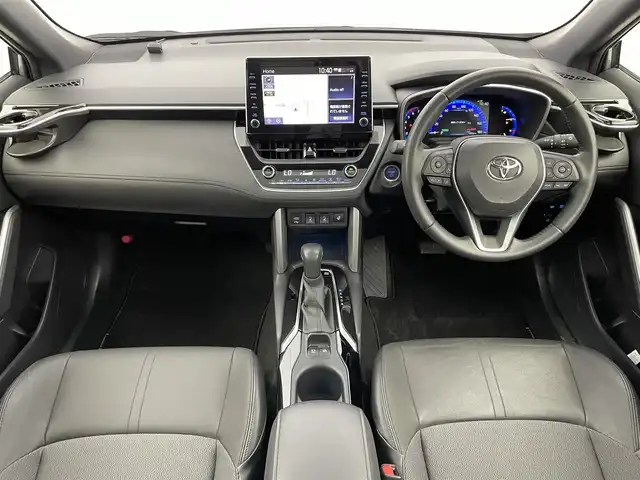 トヨタ カローラ クロス ハイブリッド Z 富山県 2021(令3)年 1.5万km アバンギャルドブロンズメタリック 4WD/純正9型ナビ（AM/FM/BT/Miracast）/フルセグTV/アラウンドビューモニター/パノラマルーフ/寒冷地仕様/プリクラッシュセーフティ/レーダークルーズコントロール/レーンキープアシスト/ブラインドスポットモニター/クリアランスソナー/オートマチックハイビーム/LEDヘッドライト/ハーフレザーシート/前席シートヒーター/ステアリングヒーター/ドライブレコーダー前後/ETC2.0/スマートキー×２/取扱説明書/保証書