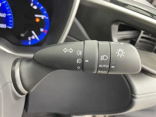 トヨタ カローラ クロス ハイブリッド Z 富山県 2021(令3)年 1.5万km アバンギャルドブロンズメタリック 4WD/純正9型ナビ（AM/FM/BT/Miracast）/フルセグTV/アラウンドビューモニター/パノラマルーフ/寒冷地仕様/プリクラッシュセーフティ/レーダークルーズコントロール/レーンキープアシスト/ブラインドスポットモニター/クリアランスソナー/オートマチックハイビーム/LEDヘッドライト/ハーフレザーシート/前席シートヒーター/ステアリングヒーター/ドライブレコーダー前後/ETC2.0/スマートキー×２/取扱説明書/保証書