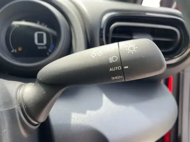 トヨタ ヤリス G 石川県 2020(令2)年 3.1万km コーラルクリスタルシャイン トヨタセーフティセンス/純正ディスプレイオーディオ/フルセグTV/バックカメラ/レーンキープ/ドライブレコーダー/スマートキー/プッシュスタート/電動ミラー/オートライト/オートエアコン/保証書