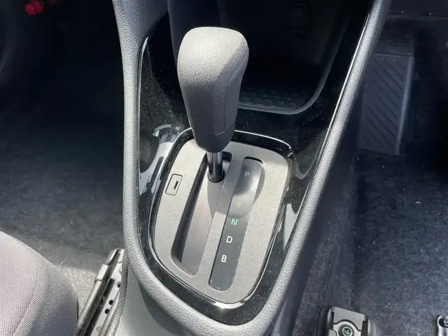 トヨタ ヤリス G 石川県 2020(令2)年 3.1万km コーラルクリスタルシャイン トヨタセーフティセンス/純正ディスプレイオーディオ/フルセグTV/バックカメラ/レーンキープ/ドライブレコーダー/スマートキー/プッシュスタート/電動ミラー/オートライト/オートエアコン/保証書