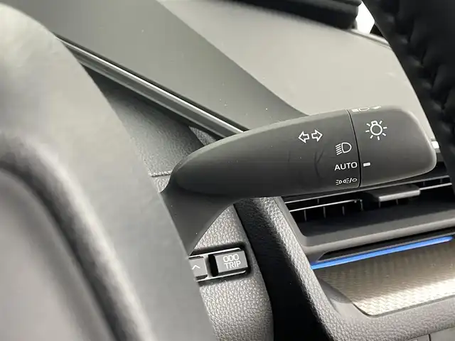 トヨタ プリウス Z 埼玉県 2024(令6)年 0.2万km アティチュードブラックマイカ 純正ナビ/(Bluetooth/USB/AM/FM)/地デジフルセグ/モデリスタエアロ/ガラスルーフ/アラウンドビューモニター/バックカメラ/デジタルインナーミラー/ETC2.0/トヨタセーフティセンス/・アダプティブクルーズコントロール/・車線逸脱警報/・ブラインドスポットモニター/・リヤクロストラフィックアラート/ステアリングヒーター/パワーバックドア/AC100V/前席シートヒーター・ベンチレーション/ドライブモードセレクト/電子パーキングシステム/ブレーキホールド/置くだけ充電/オートマチックハイビーム/プッシュスタート/ステアリングリモコン/本革巻きステアリング/シートメモリー/純正フロアマット/純正ドアバイザー/純正19インチアルミホイール