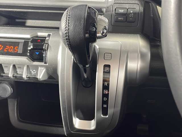 スズキ クロスビー HYBRID MZ 沖縄県 2019(令1)年 5.7万km キャラバンアイボリーパールメタリック/ホワイト 2トーンルーフ 禁煙車　/社外ナビ　/フルセグ　Ｂｌｕｅｔｏｏｔｈ　ＤＶＤ　/デュアルカメラブレーキサポート　/車線逸脱警報　/ハイビームアシスト　/コーナーセンサー　/シートヒーター　/クルーズコントロール　/ドライブレコーダー/パドルシフト/シートバックテーブル/LEDヘッドライト/純正フロアマット/純正ドアバイザー/革巻きステアリング/純正16インチアルミ/スペアキー