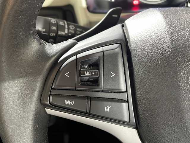 スズキ クロスビー HYBRID MZ 沖縄県 2019(令1)年 5.7万km キャラバンアイボリーパールメタリック/ホワイト 2トーンルーフ 禁煙車　/社外ナビ　/フルセグ　Ｂｌｕｅｔｏｏｔｈ　ＤＶＤ　/デュアルカメラブレーキサポート　/車線逸脱警報　/ハイビームアシスト　/コーナーセンサー　/シートヒーター　/クルーズコントロール　/ドライブレコーダー/パドルシフト/シートバックテーブル/LEDヘッドライト/純正フロアマット/純正ドアバイザー/革巻きステアリング/純正16インチアルミ/スペアキー