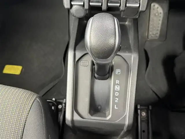 スズキ ジムニー XC 愛知県 2020(令2)年 3.7万km ジャングルグリーン スズキセーフティーサポート/ ・衝突軽減ブレーキ/ ・誤発進抑制機能/SDナビ/（Bluetooth/CD/DVD）/クルーズコントロール/ステアリングリモコン/シートヒーター（D/N）/革巻きステアリング/フォグランプ/純正16インチアルミホイール