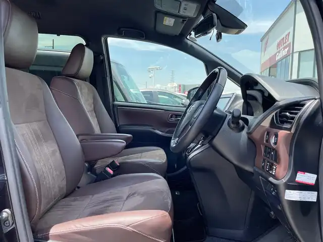 トヨタ エスクァイア Gi プレミアムパッケージ 大阪府 2019(平31)年 2.1万km スパークリングブラックパールクリスタルシャイン 純正９インチナビ/   フルセグTV/CD/DVD/Bluetooth/USB/バックモニター/衝突軽減ブレーキ/横滑り防止装置/コーナーセンサー/前席シートヒーター/両側パワースライドドア/クルーズコントロール/レーンキープアシスト/ステアリングスイッチ/両側パワースライドドア/アイドリングストップ/ステアリングヒーター/前後ドライブレコーダー/純正フロアマット/ハーフレザーシート/プッシュスタート/スマートキー/ＥＴＣ/ＬＥＤライト