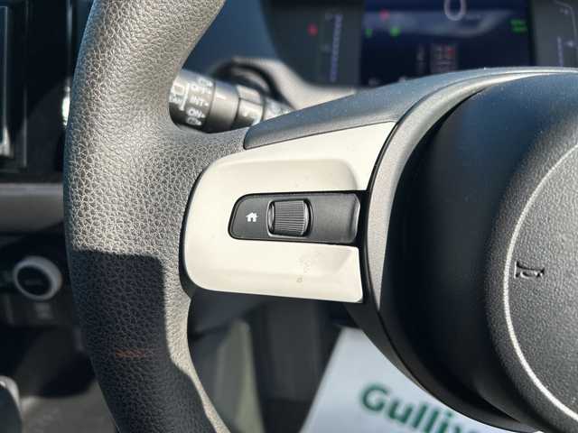 ホンダ フィット e:HEVベーシック 大阪府 2020(令2)年 3万km ルナシルバーメタリック 社外ナビ　/バックカメラ　/Ｂｌｕｅｔｏｏｔｈ　/ホンダセンシング　/ドライブレコーダー　/ＥＴＣ　/オートライト　/ＬＥＤヘッドライト　/ステアリングスイッチ　/プッシュスタート　/スマートキー　