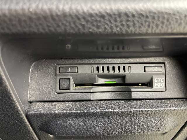 トヨタ ヴォクシー ZS 煌Ⅱ 愛知県 2019(令1)年 11.9万km ブラック 純正10インチナビ/（CD/DVD/Bluetooth/フルセグTV/HDMI/SD)/バックカメラ/フリップダウンモニター/トヨタセーフティセンス/・プリクラッシュセーフティ/・オートマチックハイビーム/・レーンディパーチャーアラート/・コーナーセンサー/ETC2.0/両側パワースライドドア/アイドリングストップ/純正16インチアルミホイール/スマートキー/プッシュスタート/LEDヘッドライト/純正フロアマット