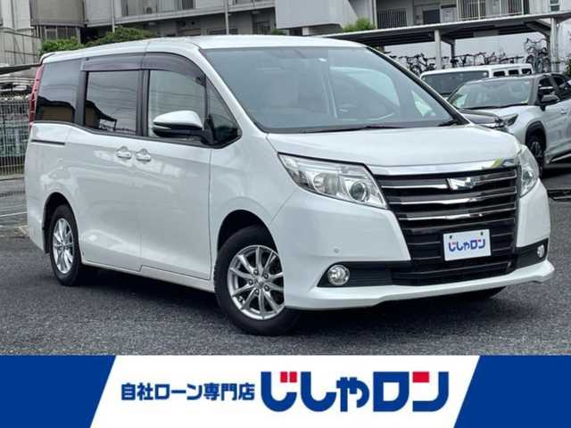 トヨタ ノア G 埼玉県 2014(平26)年 13.4万km ホワイトパールクリスタルシャイン (株)IDOMが運営する【じしゃロン川越店】の自社ローン専用車両になります。/こちらは現金またはオートローンご利用時の価格です。/自社ローンご希望の方は別途その旨お申付け下さい/純正ＳＤナビ/（AM/FM/CD/DVD/BT)/バックカメラ　/フルセグＴＶ　/両側パワースライドドア　/フリップダウンモニター　/クルーズコントロール　/ＬＥＤヘッドライト　/オートライト　/純正フロアマット　/プッシュスタート　/スマートキー
