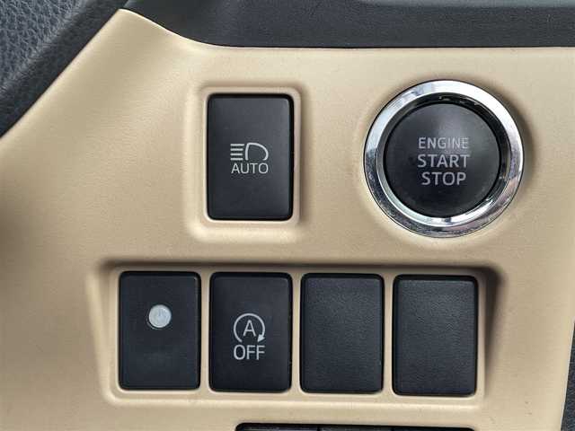 トヨタ ノア G 埼玉県 2014(平26)年 13.4万km ホワイトパールクリスタルシャイン (株)IDOMが運営する【じしゃロン川越店】の自社ローン専用車両になります。/こちらは現金またはオートローンご利用時の価格です。/自社ローンご希望の方は別途その旨お申付け下さい/純正ＳＤナビ/（AM/FM/CD/DVD/BT)/バックカメラ　/フルセグＴＶ　/両側パワースライドドア　/フリップダウンモニター　/クルーズコントロール　/ＬＥＤヘッドライト　/オートライト　/純正フロアマット　/プッシュスタート　/スマートキー