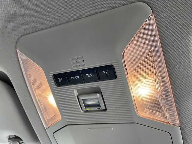 トヨタ ＲＡＶ４ ハイブリットG 愛知県 2021(令3)年 4.8万km センシュアルレッドマイカ ・ワンオーナー/・純正ディスプレイオーディオ/・ナビキット/・テレビキット/・パノラミックビューモニター/・LEDヘッド/・ブラインドスポットモニター/・ワイヤレス充電/・ステアヒーター/・シートヒーター/・パワーリアゲート/・黒レザーシート