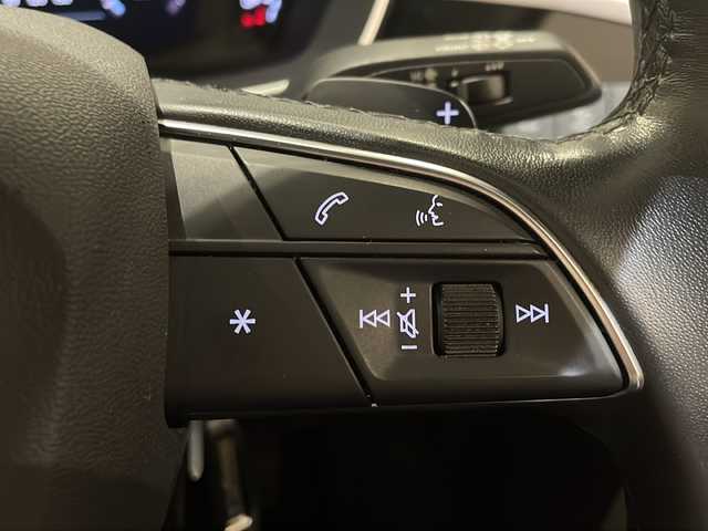 アウディ Ｑ３ 35TFSI アドバンスド 新潟県 2022(令4)年 3.5万km ミトスブラックメタリック オプション/コンビニエンス&アシスタンスパッケージ/-シートヒーター/-パワーシート/-ランバーサポート/-オートマチックテールゲート/-アウディホールドアシスト/-アウディドライブセレクト/-アダプティブクルーズアシスト/-ハイビームアシスト/-エマージェンシーアシスト/レザーステアリングマルチファンクションパドルシフト/主要装備/純正ナビ/サラウンドビューカメラ/ETC2.0/コーナーセンサー/純正18インチアルミホイール