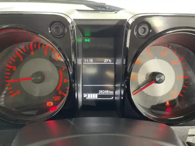スズキ ジムニー XC 福岡県 2023(令5)年 4万km ジャングルグリーン ・社外ＳＤナビ　/（ＡＭ　ＦＭ　ＣＤ　ＤＶＤ　Ｉｐｏｄ　ＵＳＢ　ＨＤＭＩ　ＡＵＸ　ＢＴ）/・フルセグTV　/・クルコン　/・バックカメラ　/・ドラレコ　/・背面タイヤ　/・シートヒーター　/・横滑り防止　/・レーンキープ　/・ダウンヒルアシスト　/・衝突軽減/・オートライト/・社外フロアマット/・純正16インチアルミ/・電格ミラー