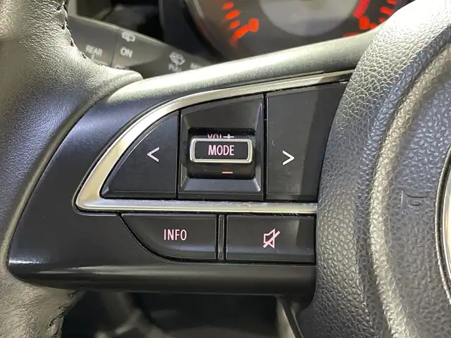 スズキ ジムニー XC 福岡県 2023(令5)年 4万km ジャングルグリーン ・社外ＳＤナビ　/（ＡＭ　ＦＭ　ＣＤ　ＤＶＤ　Ｉｐｏｄ　ＵＳＢ　ＨＤＭＩ　ＡＵＸ　ＢＴ）/・フルセグTV　/・クルコン　/・バックカメラ　/・ドラレコ　/・背面タイヤ　/・シートヒーター　/・横滑り防止　/・レーンキープ　/・ダウンヒルアシスト　/・衝突軽減/・オートライト/・社外フロアマット/・純正16インチアルミ/・電格ミラー